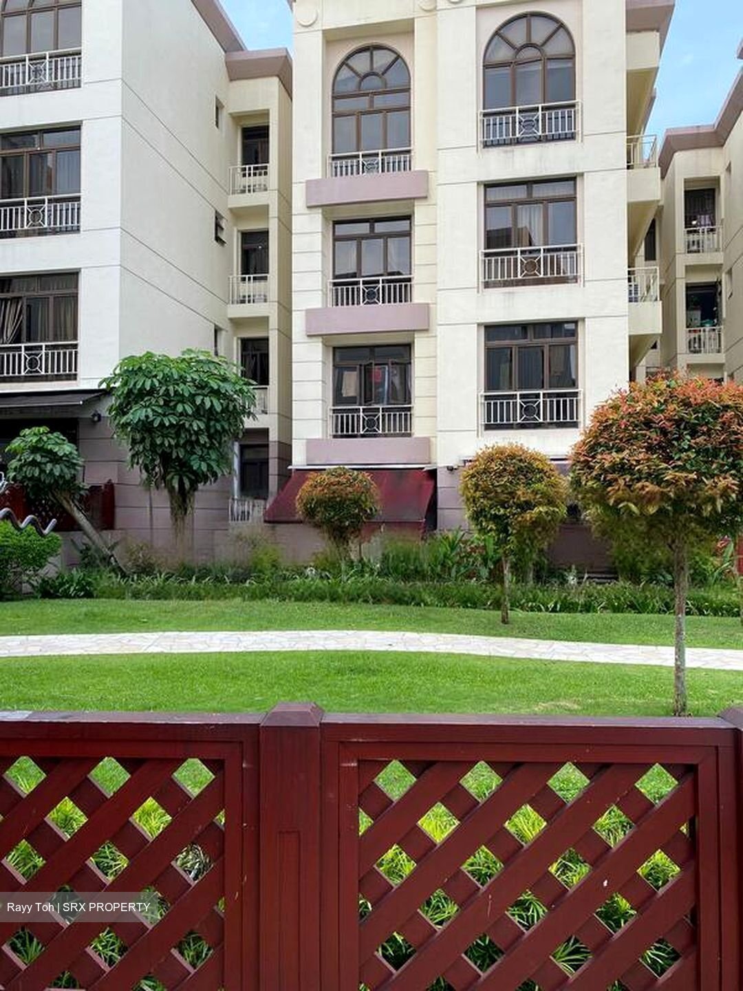 Seletaris (D27), Condominium #507393131
